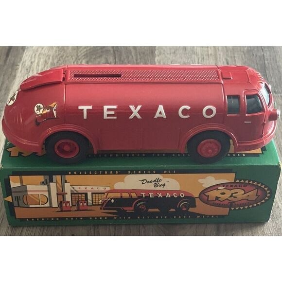 Vintage ERTL 1934 Texaco Diamond T Tanker Doodle Bug Red Diecast Bank New in Box - Picture 2 of 6